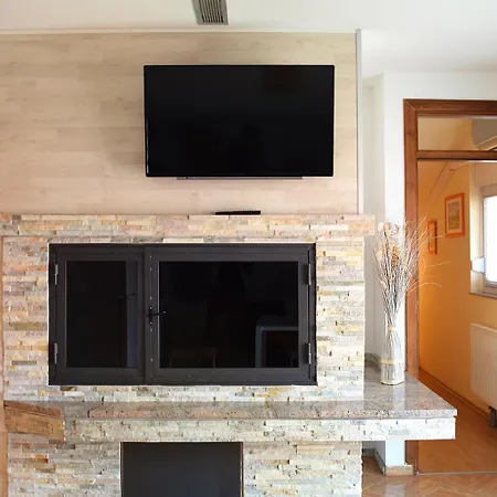 公寓 Prekrasan Sa Kaminom 扎达尔