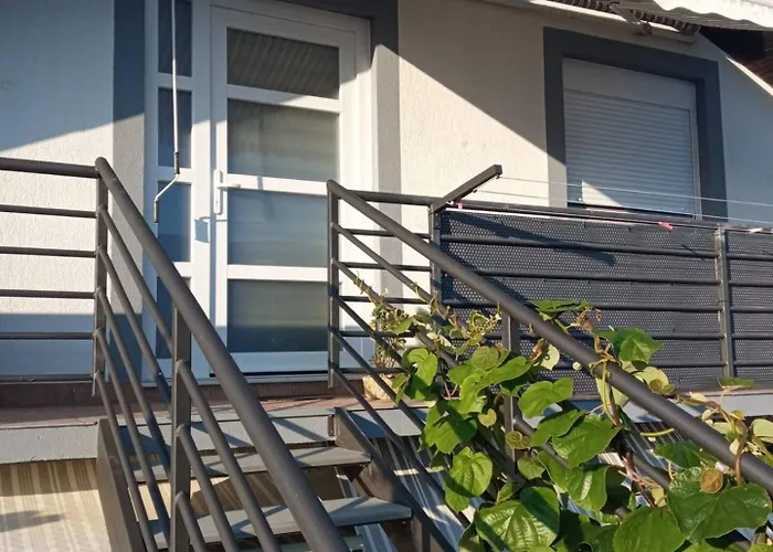 Prekrasan Sa Kaminom *