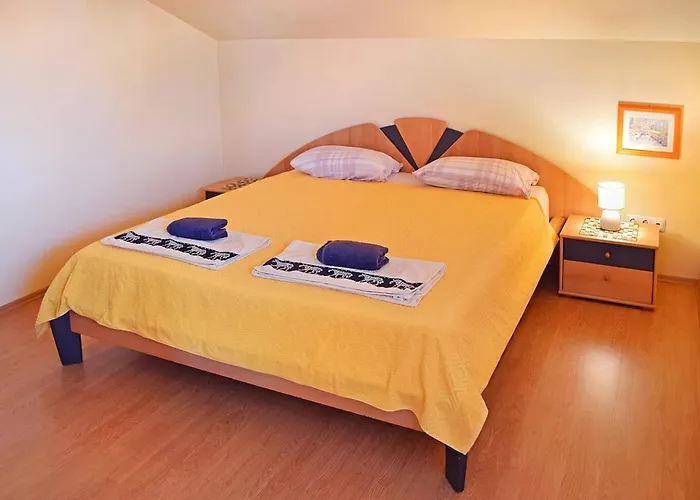 Prekrasan Sa Kaminom Appartement